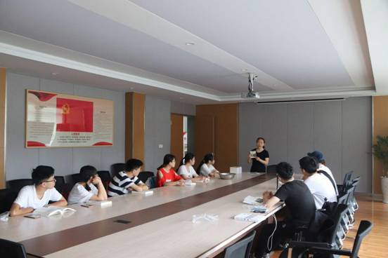 电竞博彩
“下乡小分队”-开展口述历史主题讲座